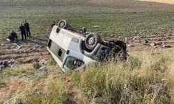 Konya'daki kazada minibüs devrildi: 15 tarım işçisi yaralandı