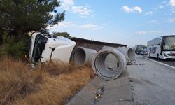 Mersin Çamalan'da yolcu otobüsü tıra çarptı: 9 yaralı