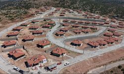 Osmaniye Bahçe köyünde 89 köy evi depremzedelere teslim edildi