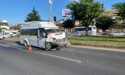 Yozgat'ta minibüs ile otomobil çarpıştı: 1 ölü 2 yaralı