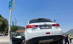Burdur-Antalya Karayolu’nda otomobiller çarpıştı
