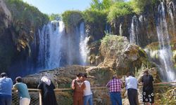 Konya’daki Yerköprü Şelalesi yaz sıcaklarında serinliğin adresi oldu