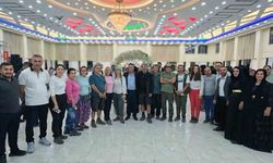 Yüksekova’yı gezen yerli turistler düğünde halaya durdu