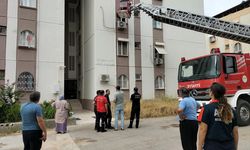 Adana'da feci olay: Apartmanda merdiven çöktü 20 kişi kurtarıldı