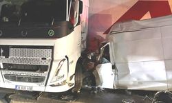 Gaziantep otoyolunda feci kaza: Tırla minibüsün çarpışması sonucu 1 kişi öldü