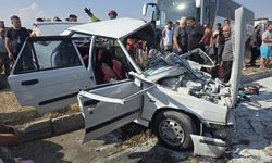 Manisa Kula'da otobüsle otomobilin çarpıştığı feci kazada karı koca öldü