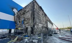 İzmir'de koskoca fabrika küle döndü