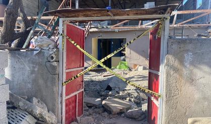 İnşaat halindeki evin duvarı çöktü 3 kadın göçük altında kaldı
