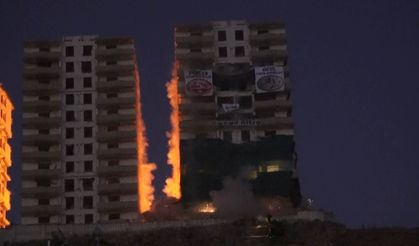 Kahramanmaraş'ta 12 katlı bina patlayıcı ile 5 saniyede yıkıldı!