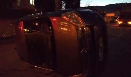 Burdur’da çocuk sürücünün kaza yaptığı anlar kamerada