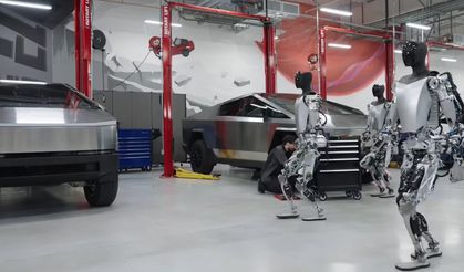 Tesla'nın kendi robotu çalışan mühendise saldırdı