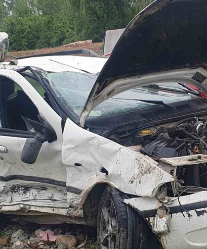 Kastamonu otomobiller çarpıştı: 2 yaralı