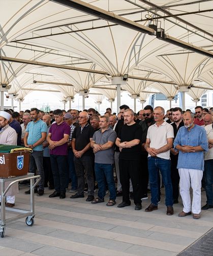 Ankara Öveçler'de kavgada yaşamını yitiren kadının cenazesi defnedildi