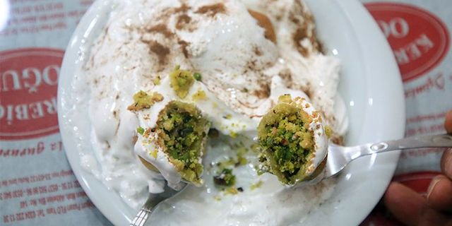  Mersin'in tescilli lezzetleri kerebiç ve cezerye iftar sofralarını tatlandırıyor
