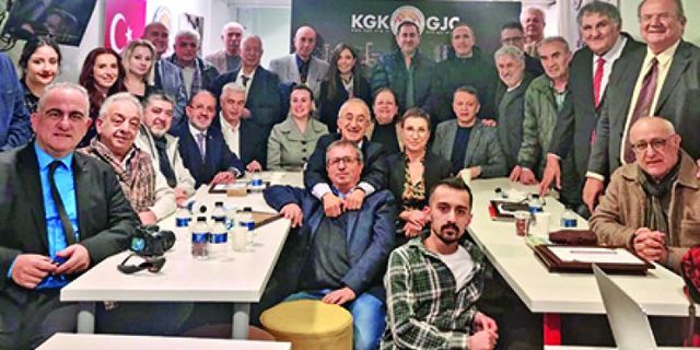 Depremde vefat eden gazetecileri andık