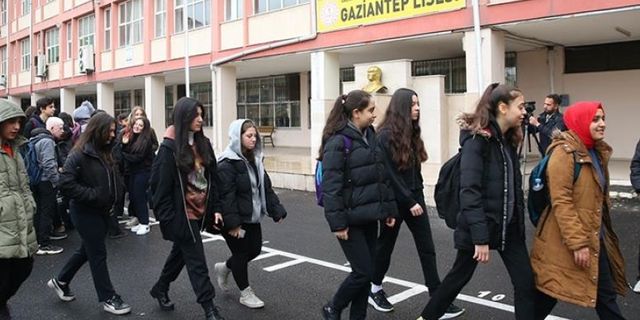 Depremden etkilenen Gaziantep, Adana ve Osmaniye'de eğitim öğretim başladı