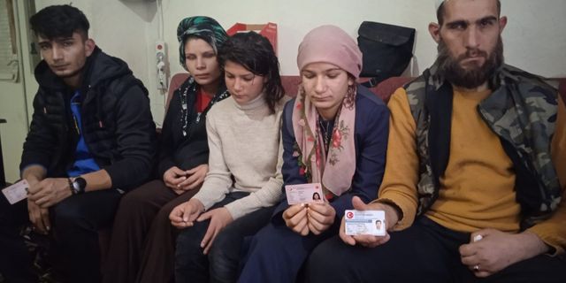‘Vatansız' aile yurttaşlık bekliyor