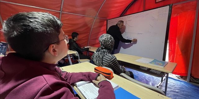Baykar'dan sınava hazırlanan afetzede öğrencilere 10 bin tablet