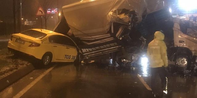 Konya'da duvara çarpan alkollü sürücü öldü