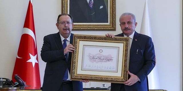 TBMM Başkanı Şentop Erdoğan'ın mazbatasını teslim aldı