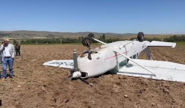 Aksaray'da eğitim uçağı düştü pilotlar kurtuldu