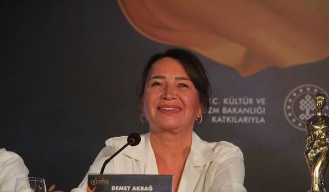 Demet Akbağ, jüri başkanlığını bıraktı