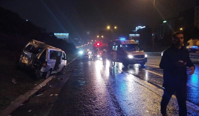 İETT, minibüse çarptı! Korkunç anlara dair detaylar ortaya çıktı