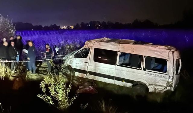 Minibüs şarampole yuvarlandı: 1 ölü, 10 yaralı