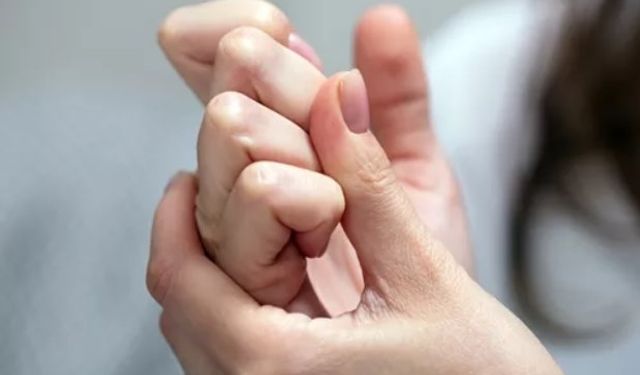 Parmak çıtlatma neden yapılır, zararı var mıdır?