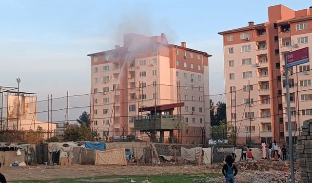 Diyarbakır’da askeri lojmanda yangın paniği
