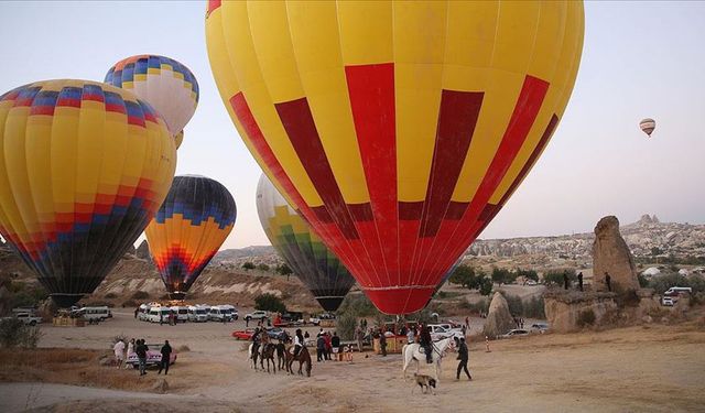 Kapadokya’da balon turuna rekor katılım