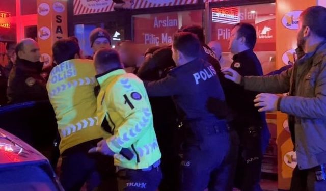Bursa'da alkollü sürücü polise saldırdı-İzle