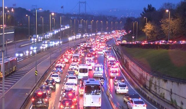 İstanbul'da trafik yoğunluğu yaşandı