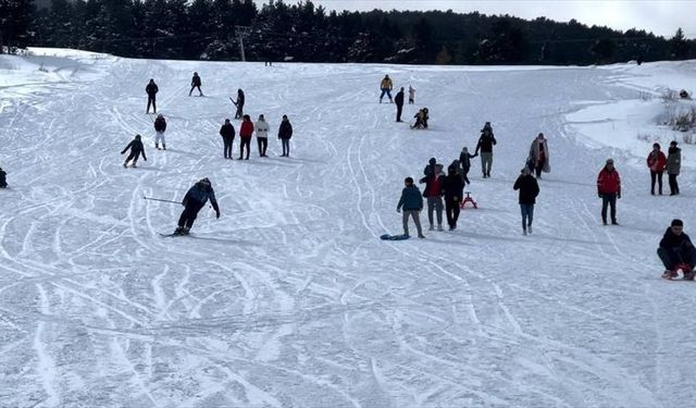Türkiye'nin en soğuk şehrindeki Kayak Merkezi vatandaşların yoğun ilgisine uğradı