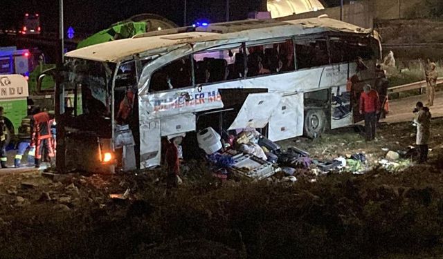 Mersin’de otobüs devrildi! 9 ölü 28 yaralı