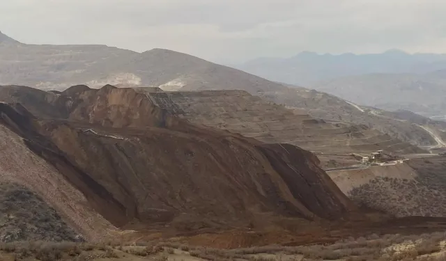 İşçiler hala toprak altında: Erzincan'daki altın madeni, yeni iş ilanı açtı