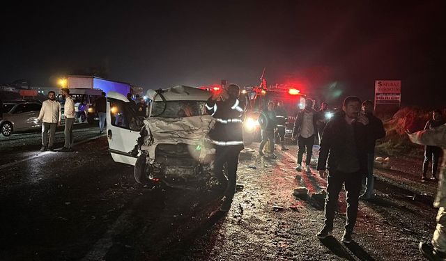 Şanlıurfa'da zincirleme kaza: 1 ölü, 4 yaralı