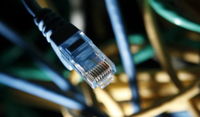 Türksat'tan yeni evlenenlere ücretsiz internet hizmeti