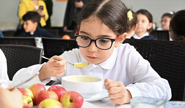 Haydi çorba içelim: Okul kantinlerinde "meyve ve çorba günü" etkinliği başlatıldı