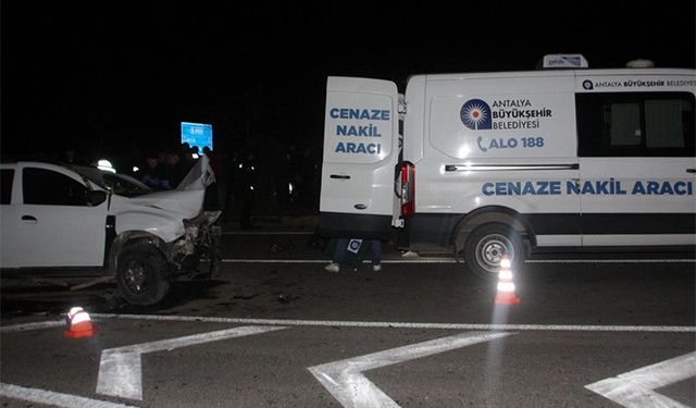 Antalya'da trafik kazası! 3 kişi hayatını kaybetti