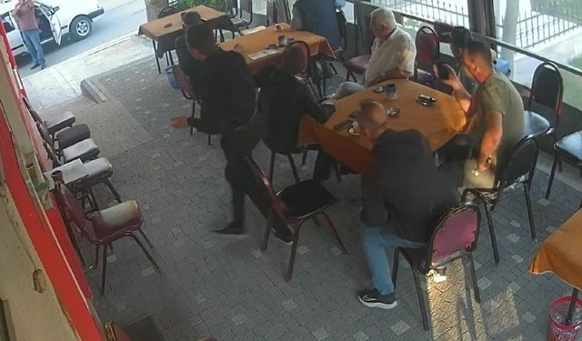 Silivri'de kahvehanede silahlı saldırı: Güvenlik kamerası saldırıyı görüntüledi!