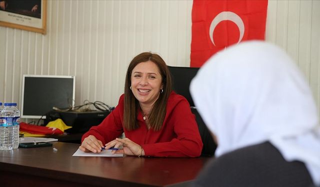 Eşinin görevi dolayısıyla Diyarbakır'a gelen kadın muhtar oldu