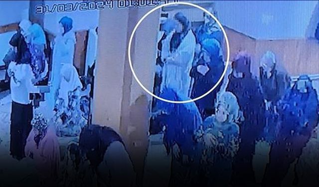 Başörtü takıp camide kadınların arasında namaz kılan tacizci her yerde aranıyor