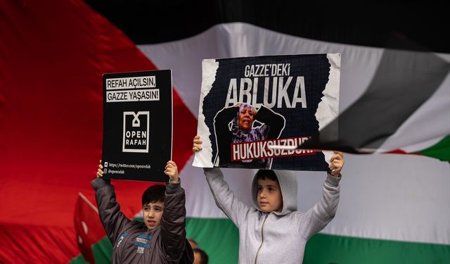 İHH'nin Filistin için İstanbul'da başlattığı oturma eylemi sürüyor