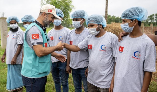 Cansuyu ekipleri Arakan mülteci kamplarındaki kurban hazırlıklarını tamamladı