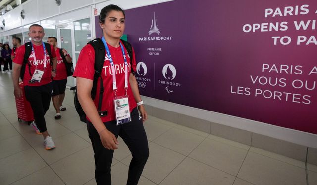 Paris 2024 Olimpiyat Oyunları'nda mücadele edecek milli sporcular Fransa'ya geldi