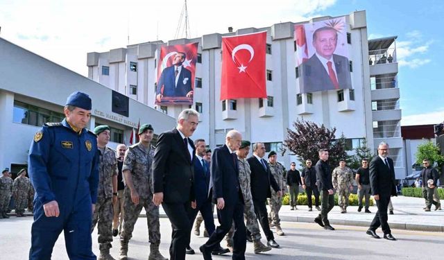 MHP Lideri Bahçeli Polis Özel Harekat Başkanlığını ziyaret etti