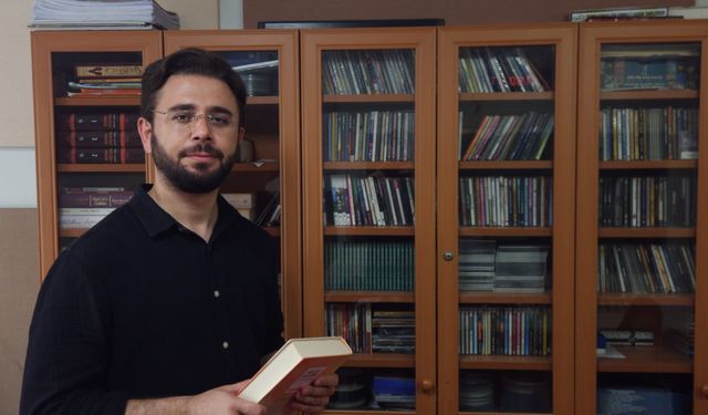 Mehmet Dumlupınar: Okumadığım zamanlar kendimi karanlıkta kalmış hissediyorum.