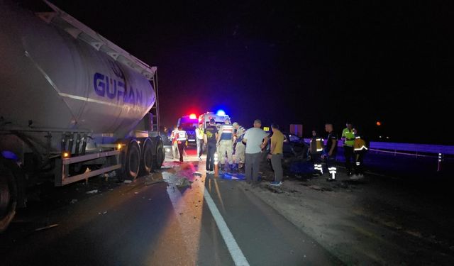 Gaziantep İslahiye'de otomobilin tırla çarpıştığı kazada 1 kişi öldü