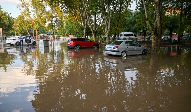 Gaziantep'te sağanak yağış etkili oldu